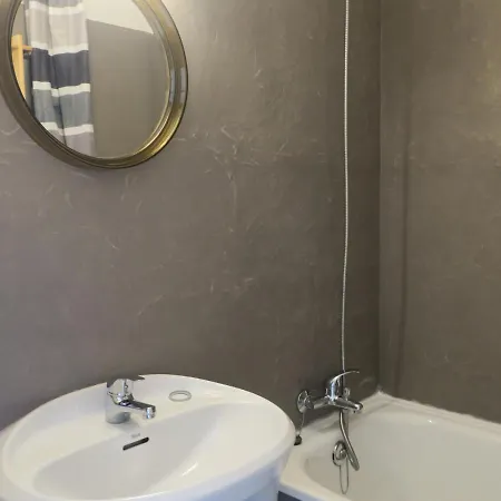 Confortable à - 4 Pers, Balcon, Parking Et Wifi - Fr-1-198-237 Appartement *